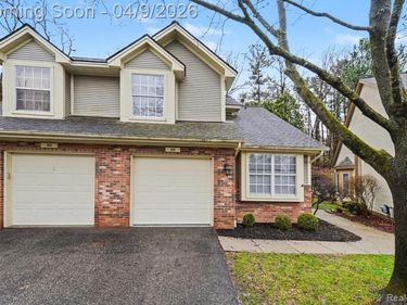 858 Whisperwood Trail, Fenton, MI 48430