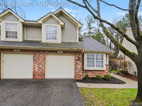 858 Whisperwood Trail, Fenton, MI 48430