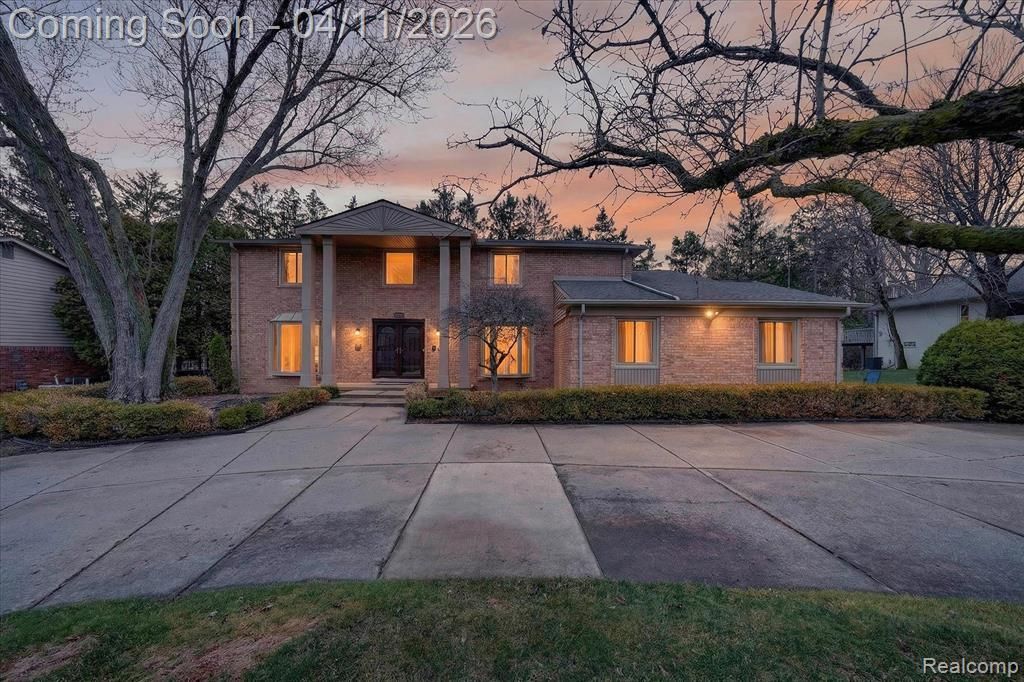 21770 Riverview Drive, Beverly Hills Vlg, MI 48025 Main Photo