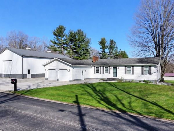 13905 Armentrout Rd, Fredericktown, OH 43019