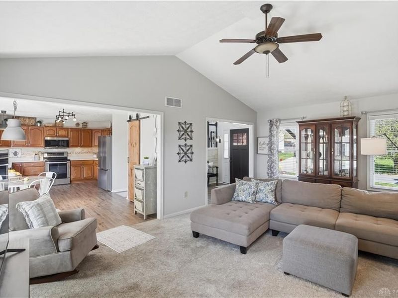 1525 Adamsmoor Drive, Waynesville, OH 45068 Photo 9