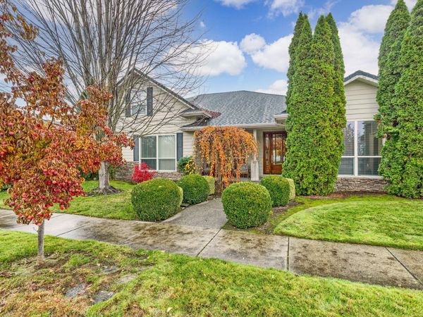 1028 Buck Point Street, Central Point, OR 97502