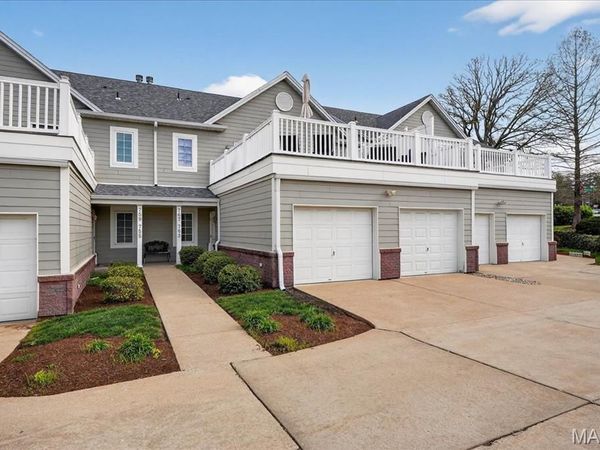 767 Windberry Court, Unit 24, St Louis, MO 63122
