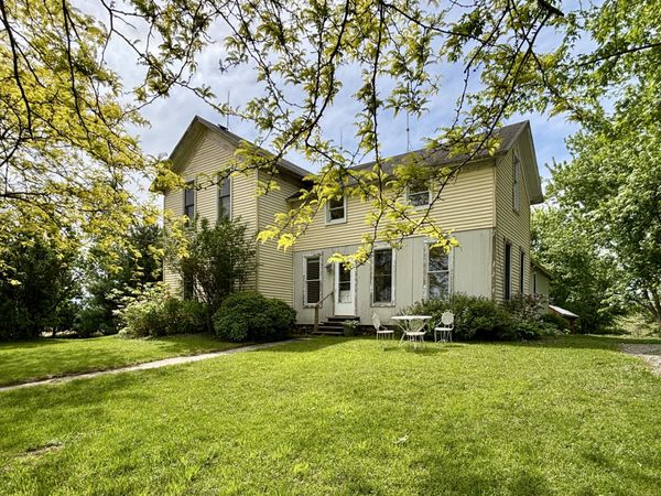 1652 Olive Branch Road, Galien, MI 49113