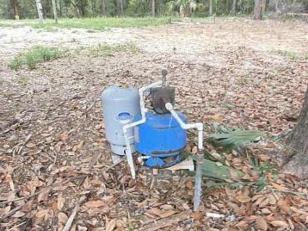 685 102nd Ave, Old Town, FL 32680