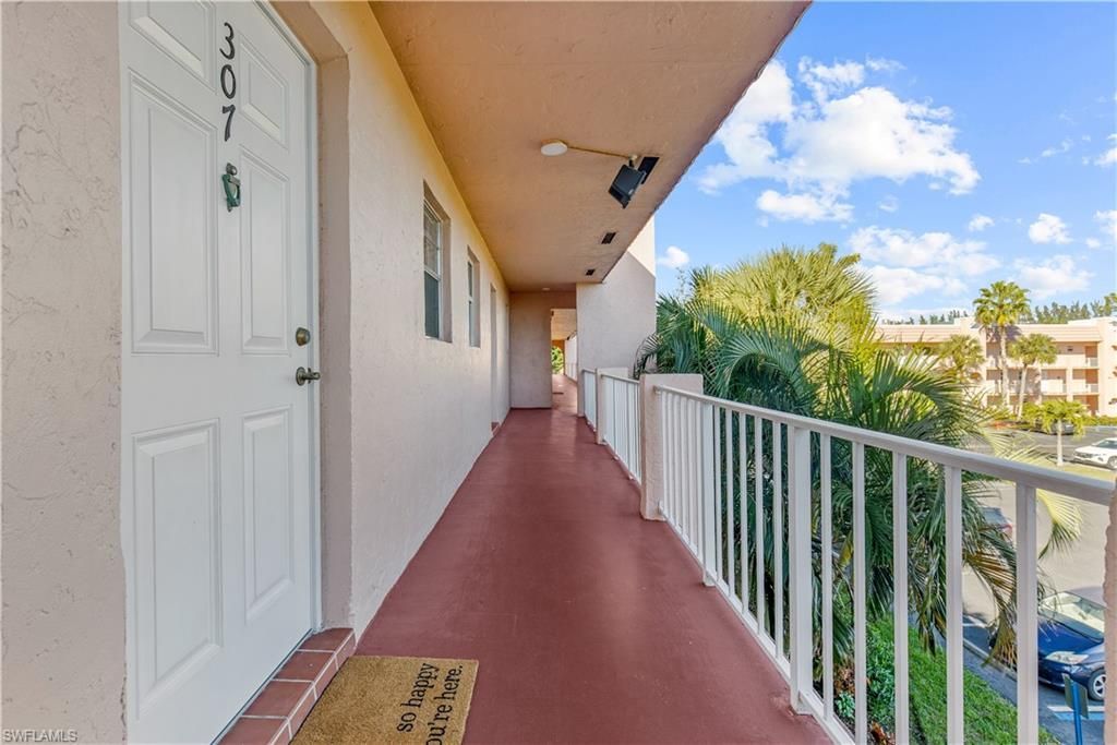 150 Turtle Lake Ct, Unit 307, Naples, FL 34105 Photo