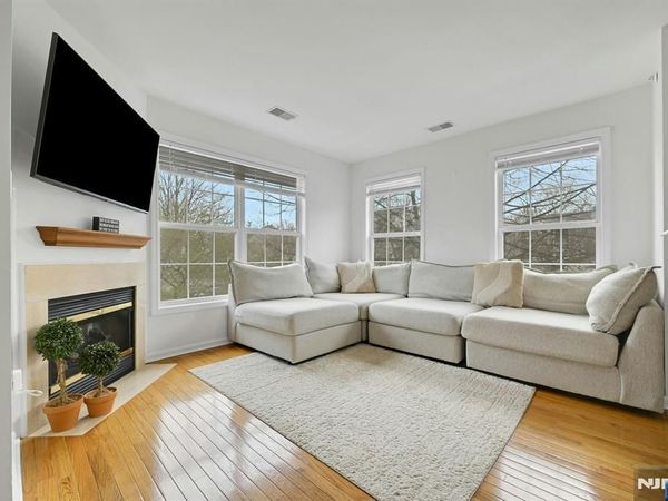 462 Cambridge Drive, Butler Borough, NJ 07405