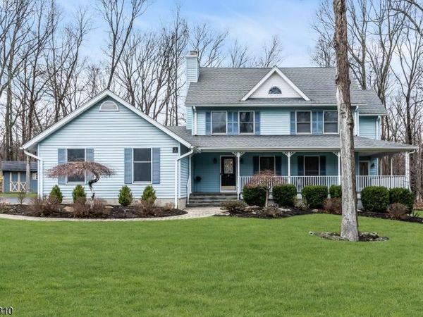 2 Lenape Dr, Stanhope, NJ 07874