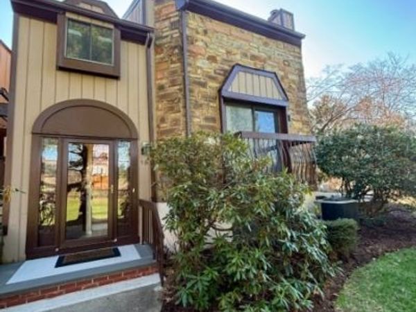 15 Delbarton Ct, Washington, NJ 07840