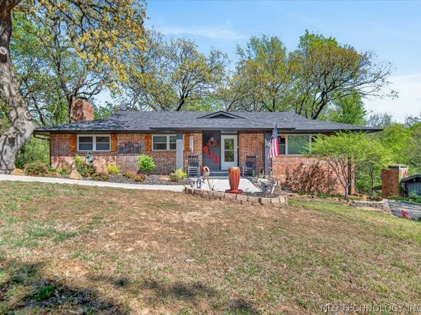 930 Briarwood Drive , Bartlesville, OK 74006