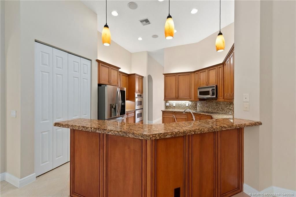 511 SW Squire Johns Lane, Palm City, FL 34990 Photo
