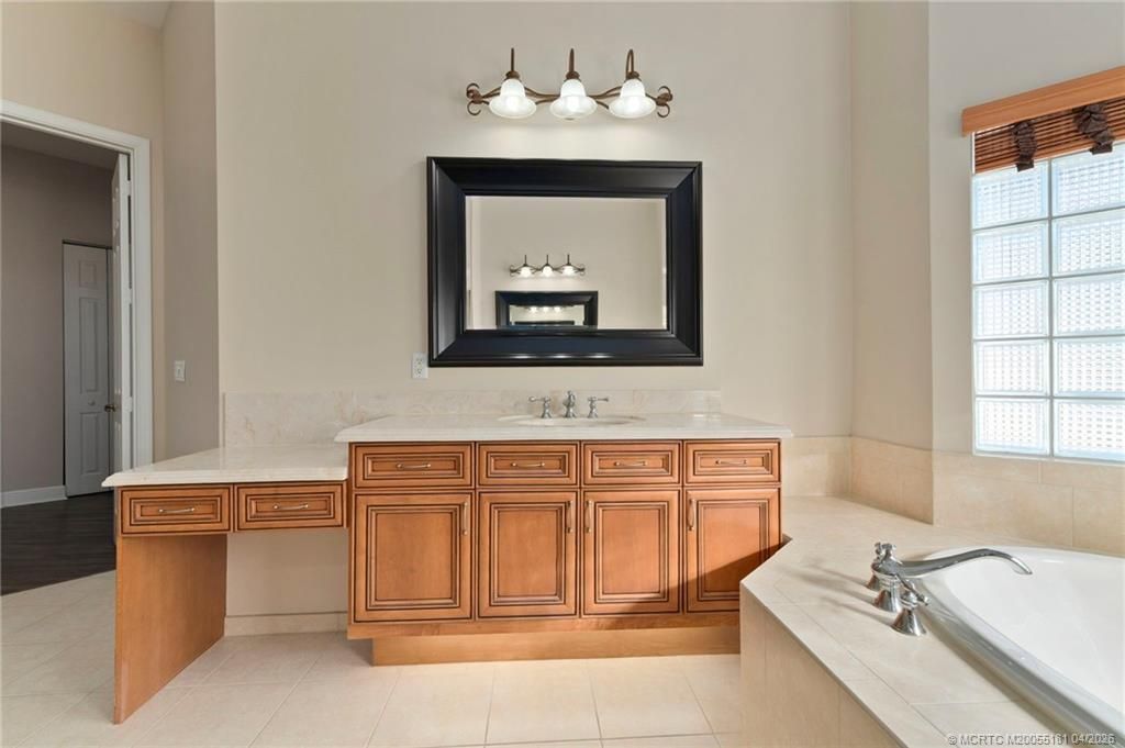 511 SW Squire Johns Lane, Palm City, FL 34990 Photo