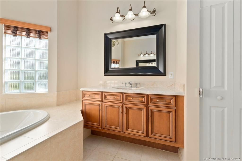 511 SW Squire Johns Lane, Palm City, FL 34990 Photo