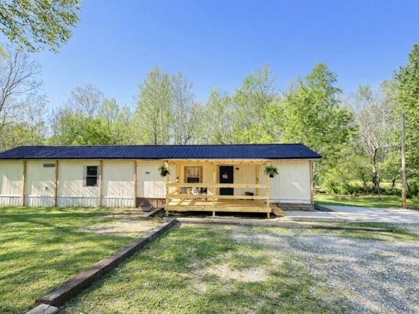 2750 S Main St , Tennessee Ridge, TN 37178