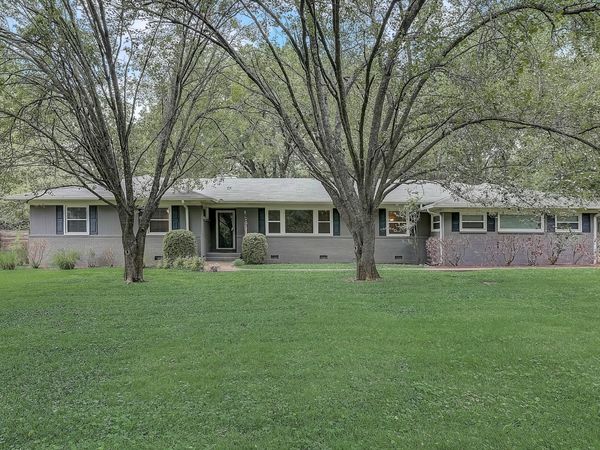 808 Battery Ln , Nashville, TN 37220