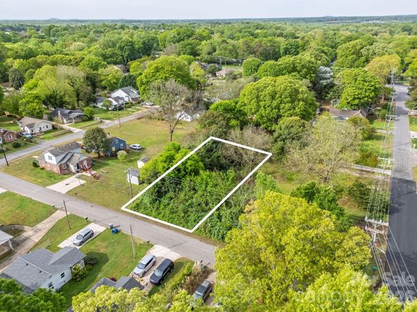 506 East Avenue , Belmont, NC 28012