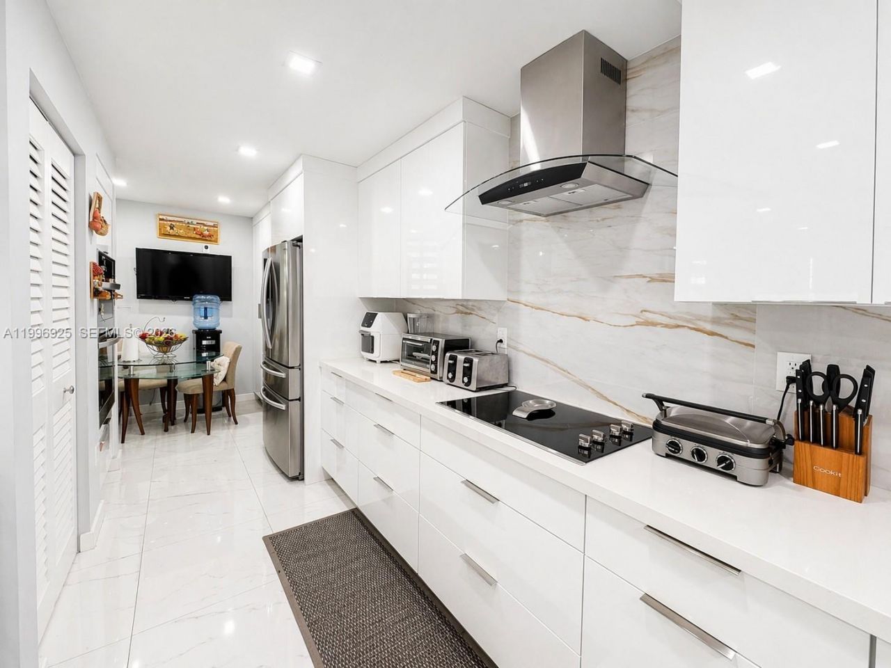 2370 NE 135th St, Unit 405, North Miami, FL 33181 Photo