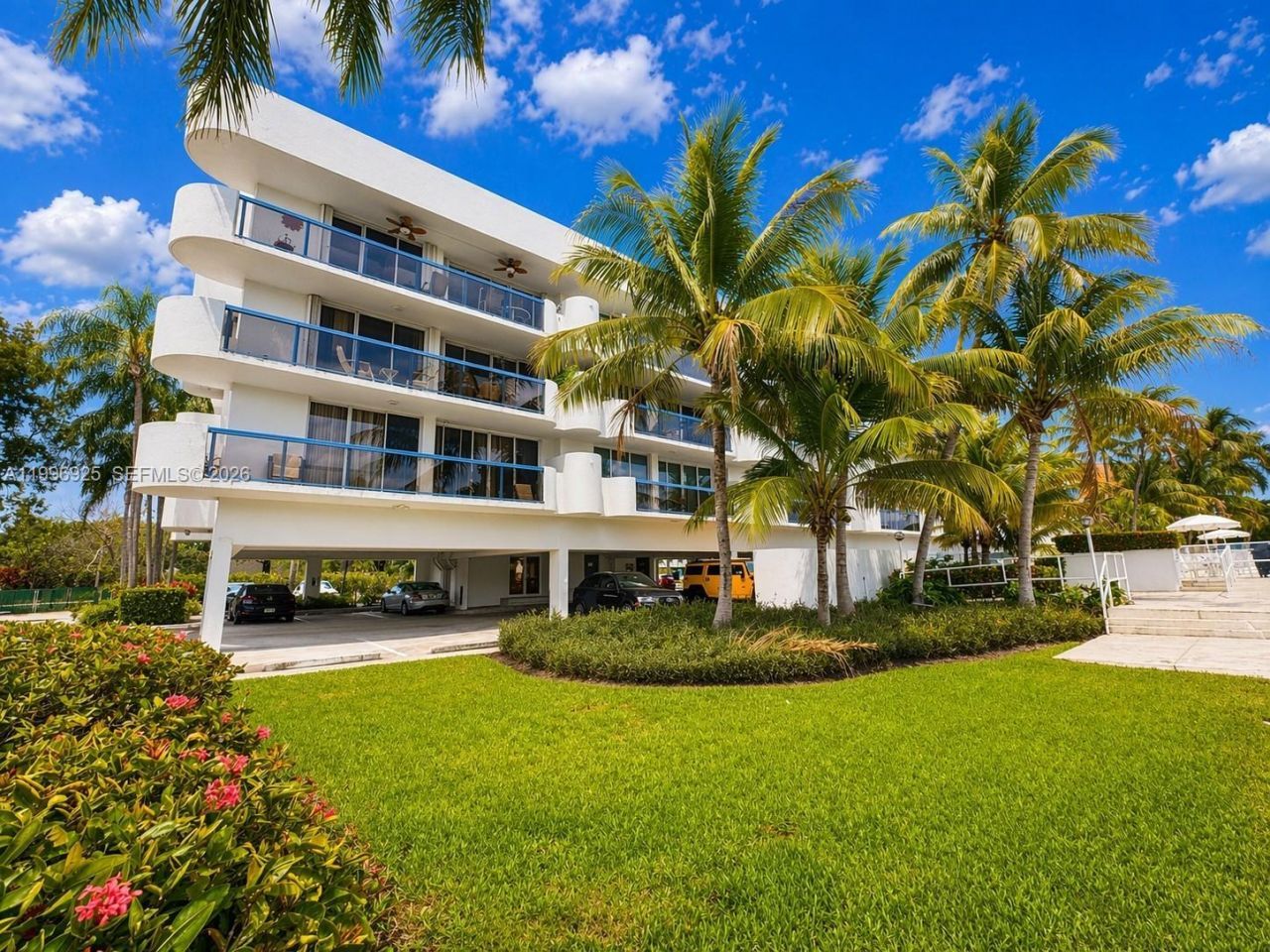 2370 NE 135th St, Unit 405, North Miami, FL 33181 Photo