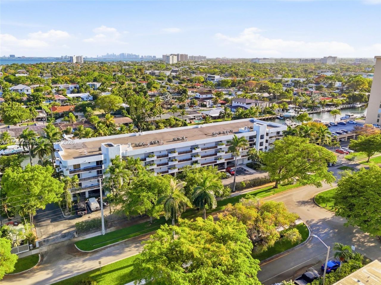 2370 NE 135th St, Unit 405, North Miami, FL 33181 Photo