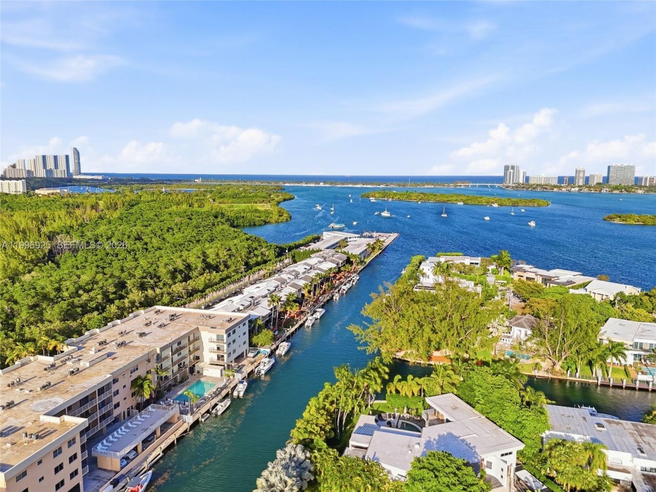 2370 NE 135th St, Unit 405, North Miami, FL 33181 Photo