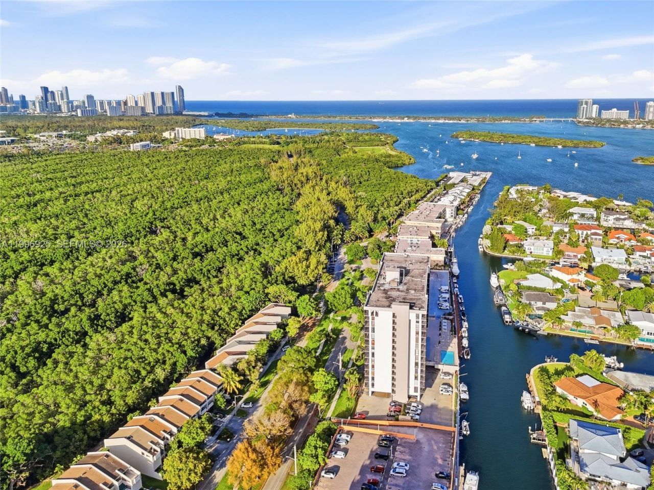 2370 NE 135th St, Unit 405, North Miami, FL 33181 Photo