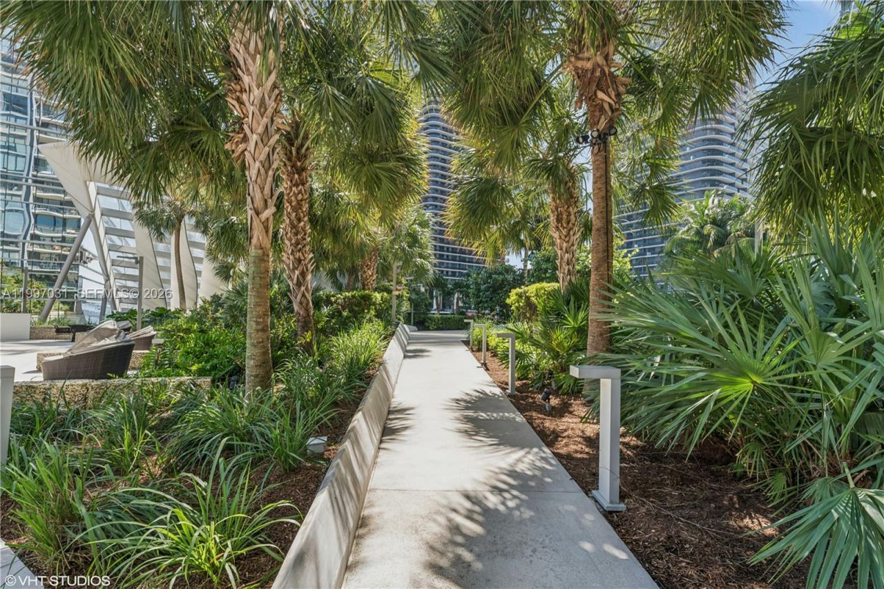 88 SW 7th St, Unit 1804, Miami, FL 33130 Photo