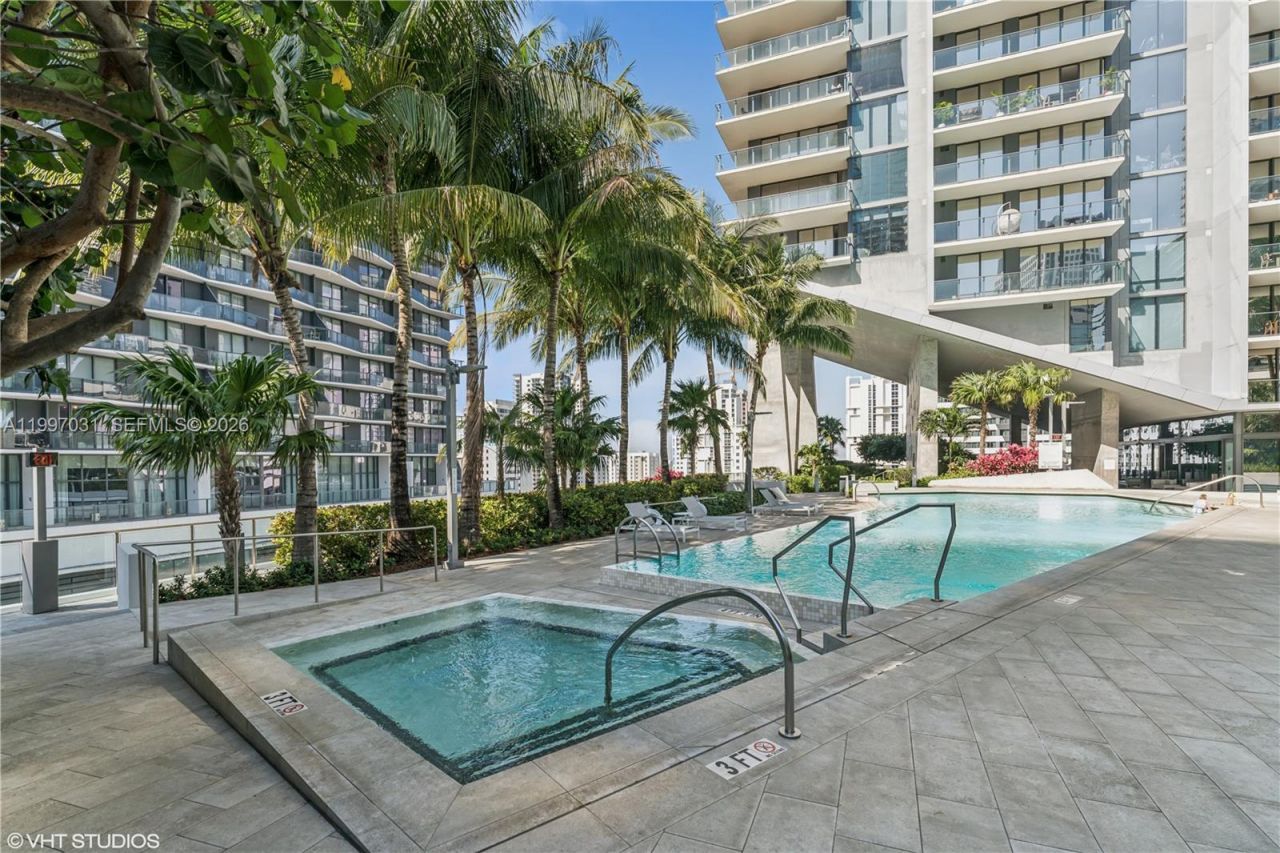 88 SW 7th St, Unit 1804, Miami, FL 33130 Photo