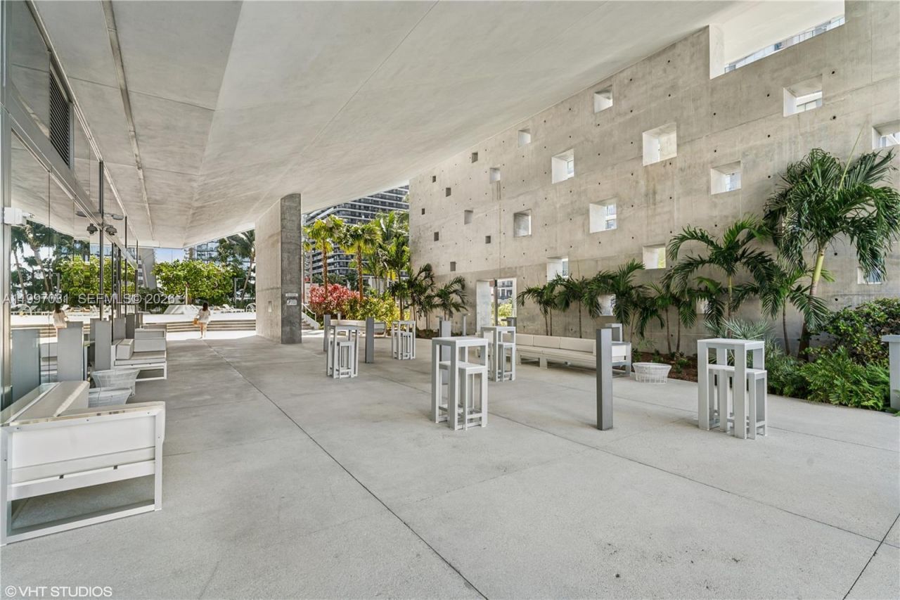 88 SW 7th St, Unit 1804, Miami, FL 33130 Photo
