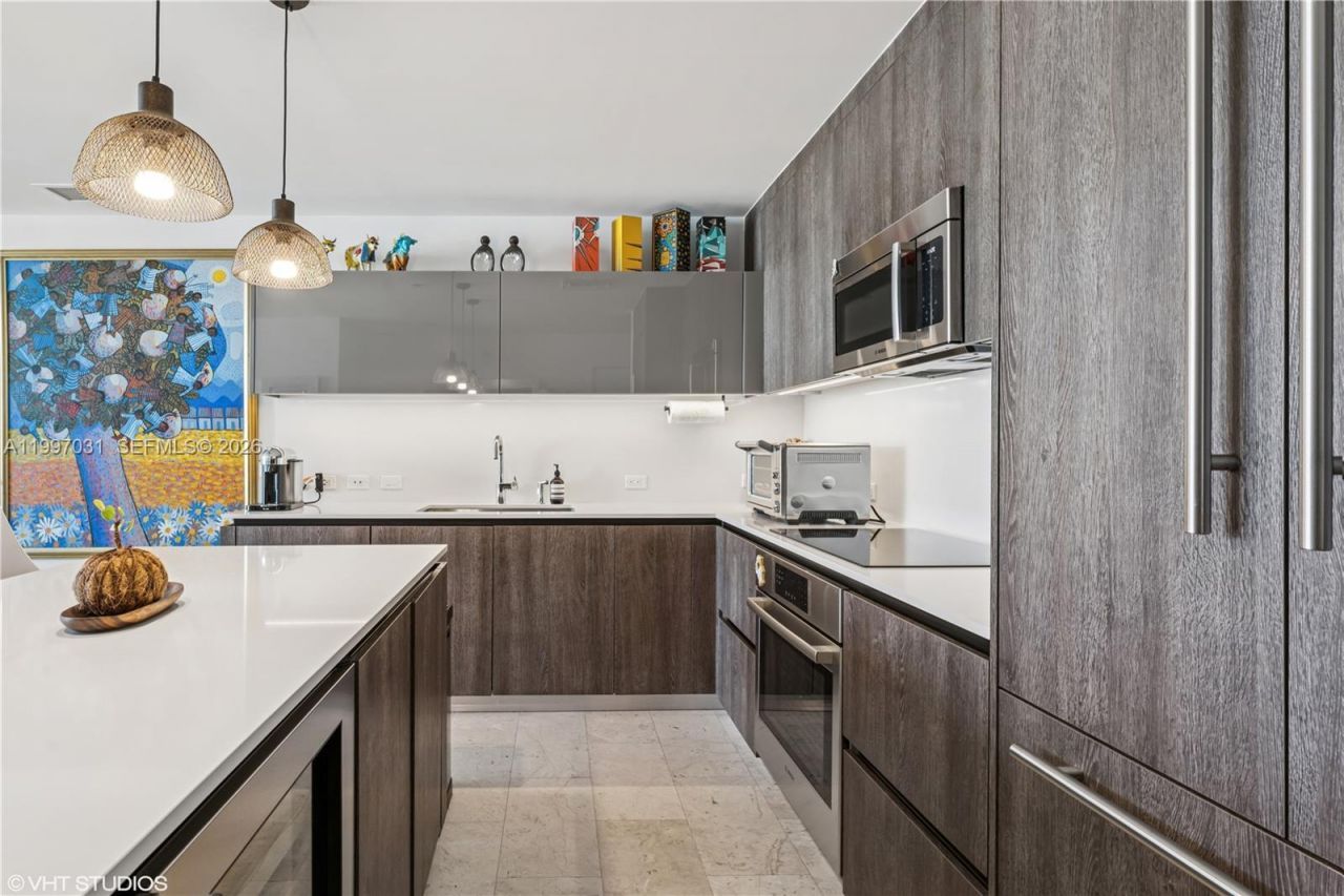 88 SW 7th St, Unit 1804, Miami, FL 33130 Photo