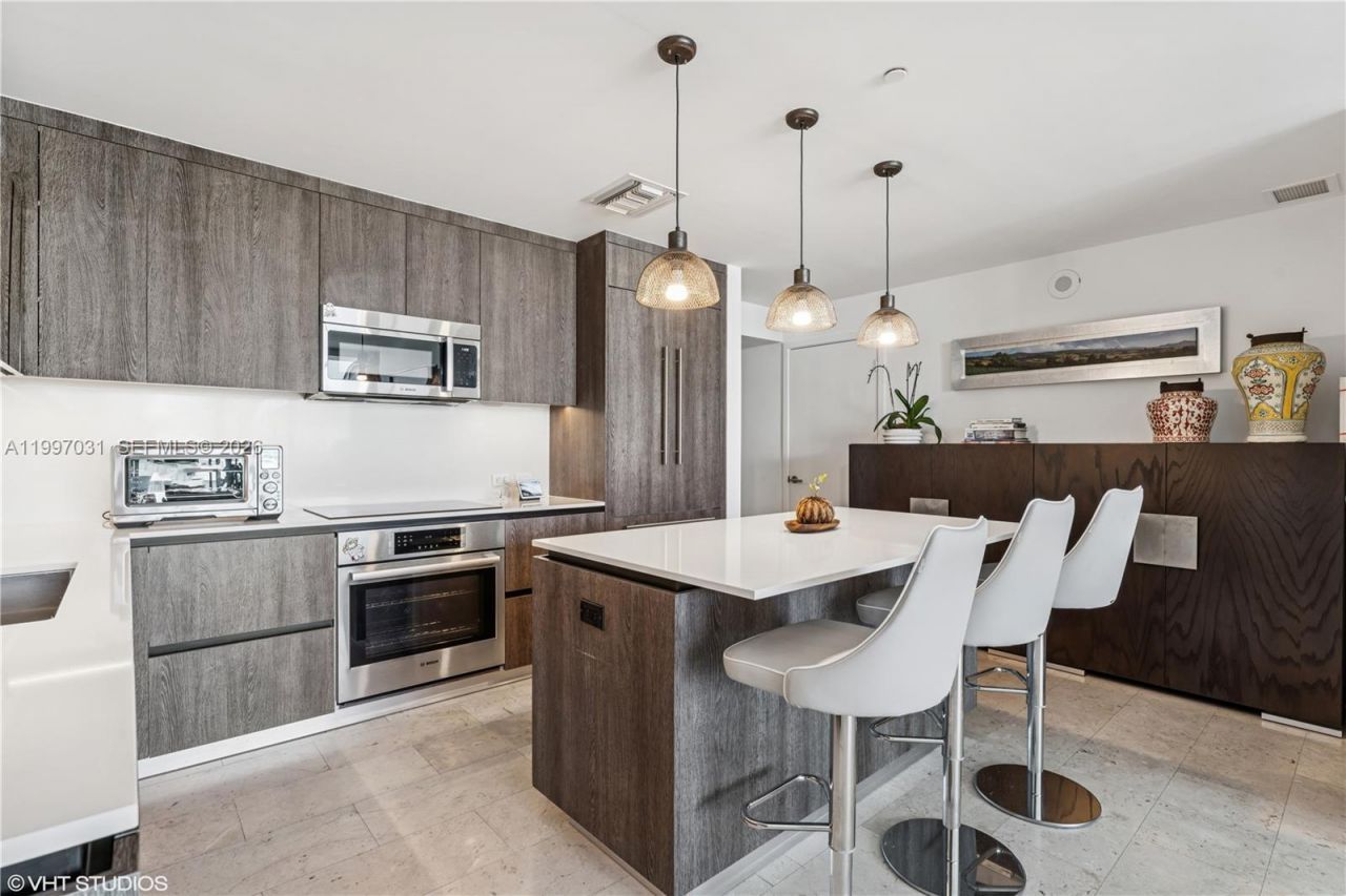 88 SW 7th St, Unit 1804, Miami, FL 33130 Photo