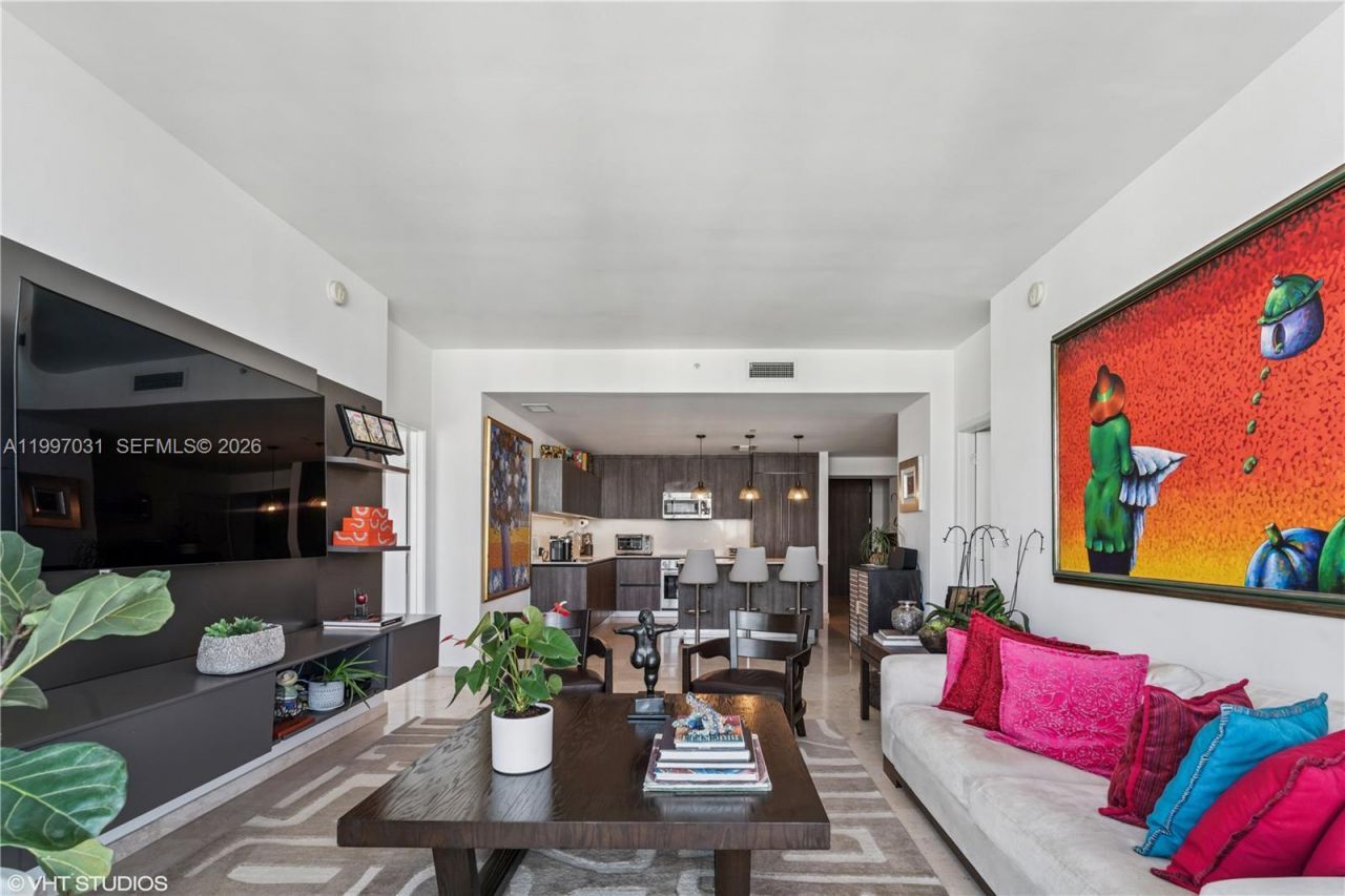 88 SW 7th St, Unit 1804, Miami, FL 33130 Photo
