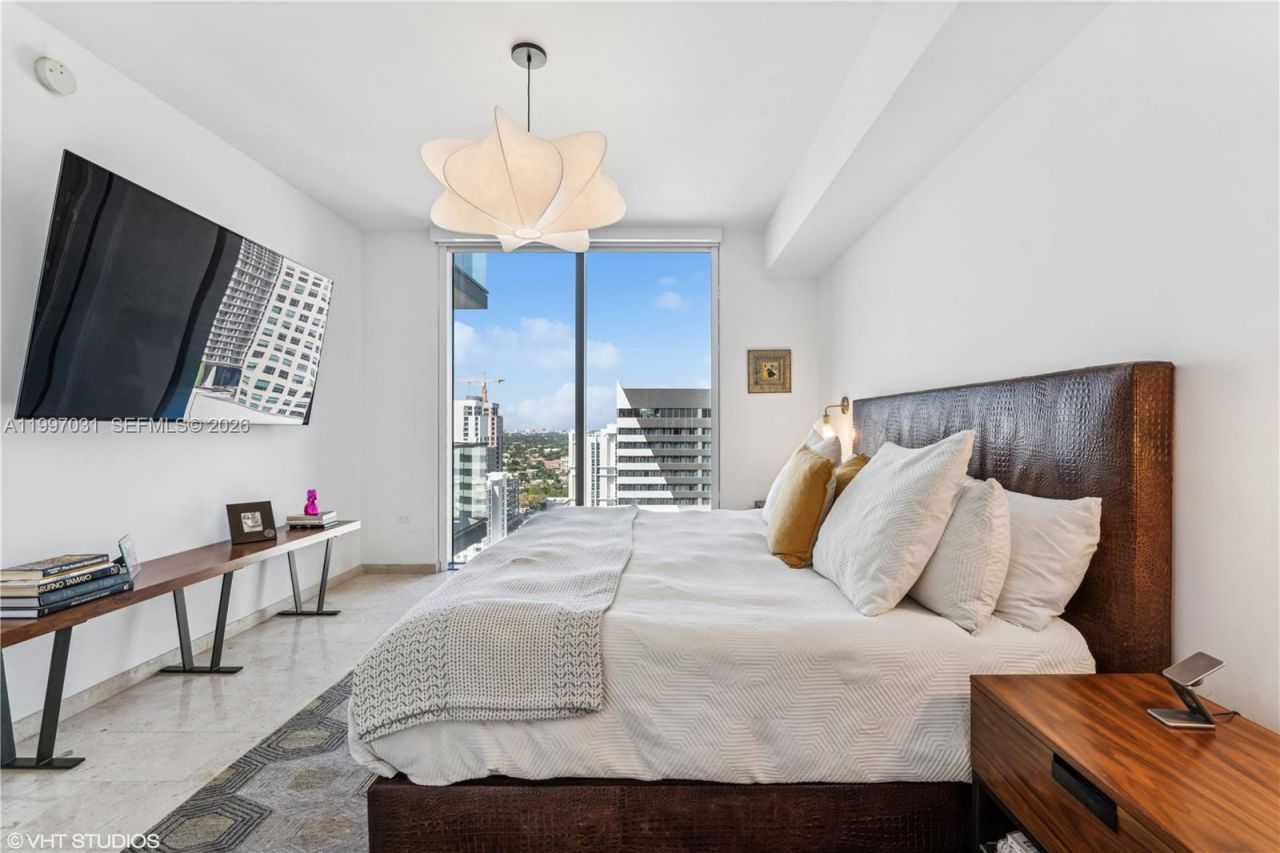 88 SW 7th St, Unit 1804, Miami, FL 33130 Photo