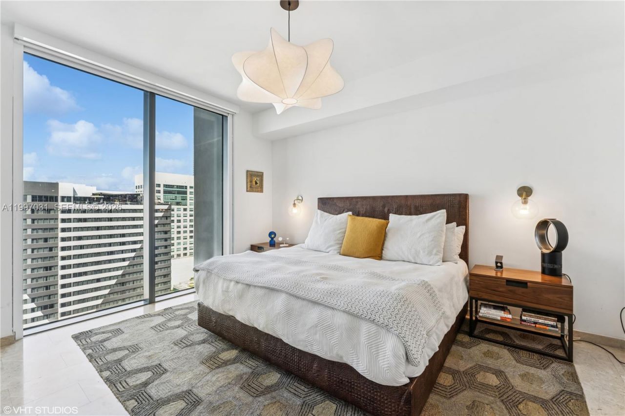88 SW 7th St, Unit 1804, Miami, FL 33130 Photo