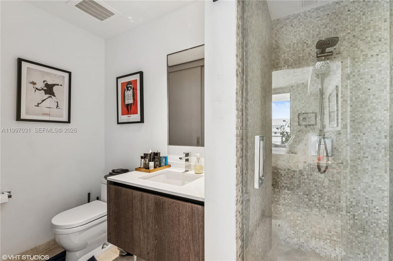 88 SW 7th St, Unit 1804, Miami, FL 33130 Photo