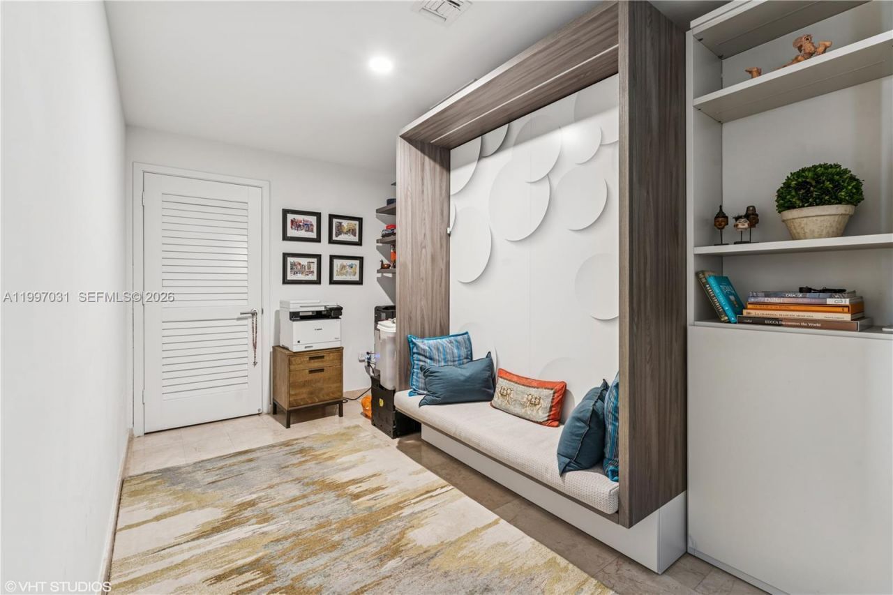 88 SW 7th St, Unit 1804, Miami, FL 33130 Photo