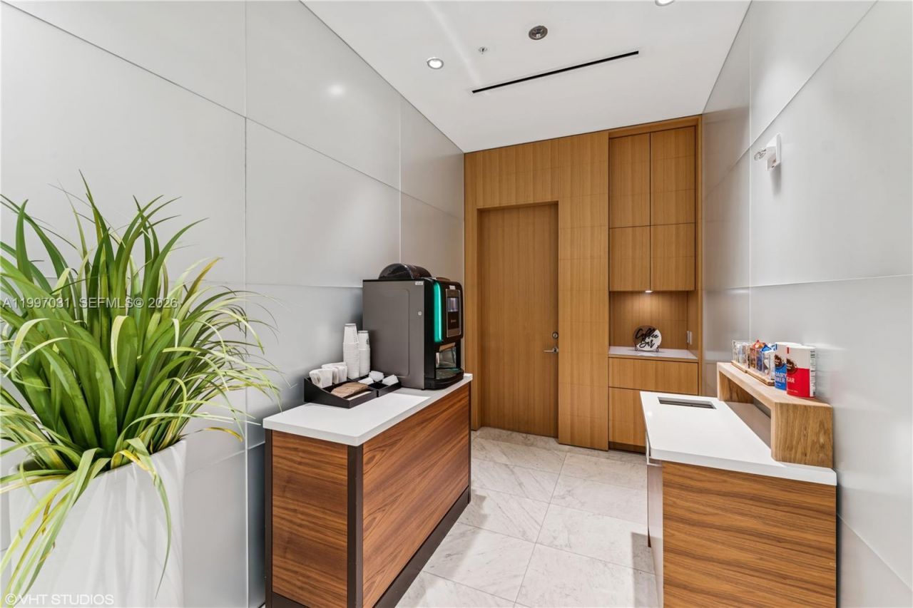 88 SW 7th St, Unit 1804, Miami, FL 33130 Photo