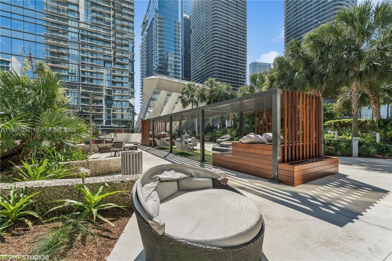 88 SW 7th St, Unit 1804, Miami, FL 33130 Photo