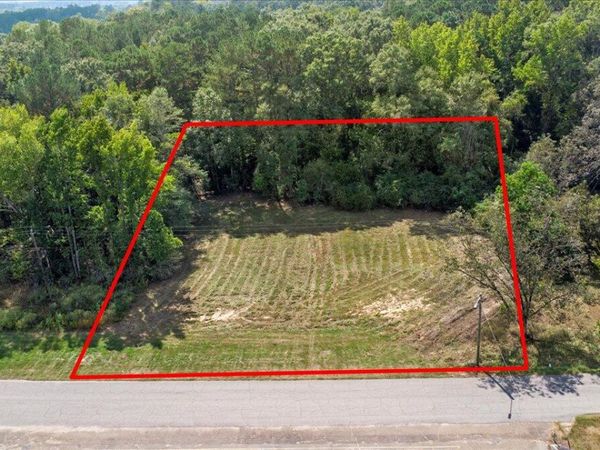 00 Center Ave., Sumrall, MS 39482