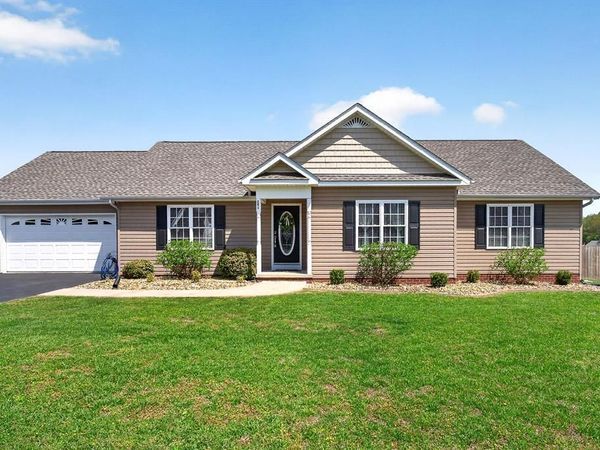 241 Golden Cir, Cookeville, TN