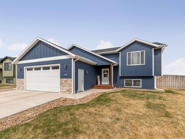 556 ANTIETAM DR, Box Elder, SD 57719