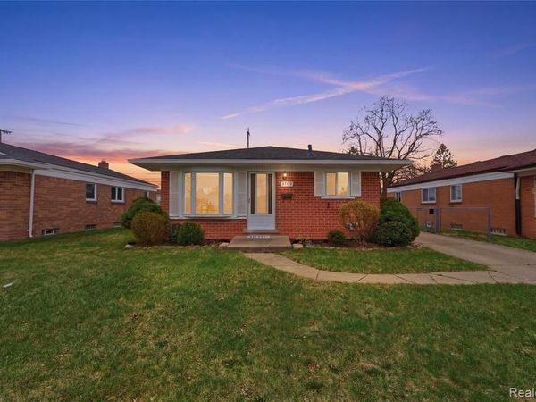 8164 Gerald Avenue, Warren, MI 48093