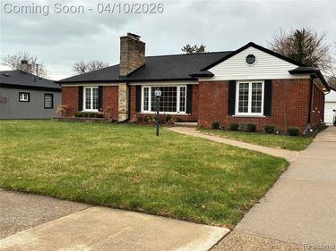 65 Hampton Road, Vlg of Grosse Pointe Shores, MI 48236