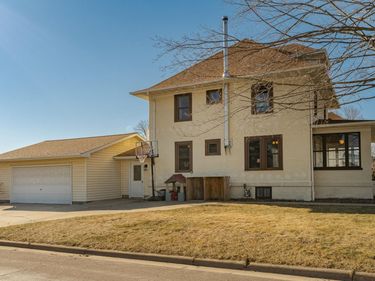 115 2nd Street SE, Plainview, MN 55964