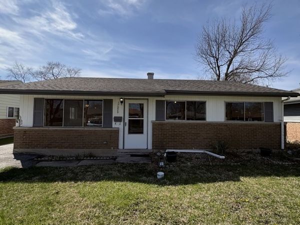 17226 Community Street, Lansing, IL 60438