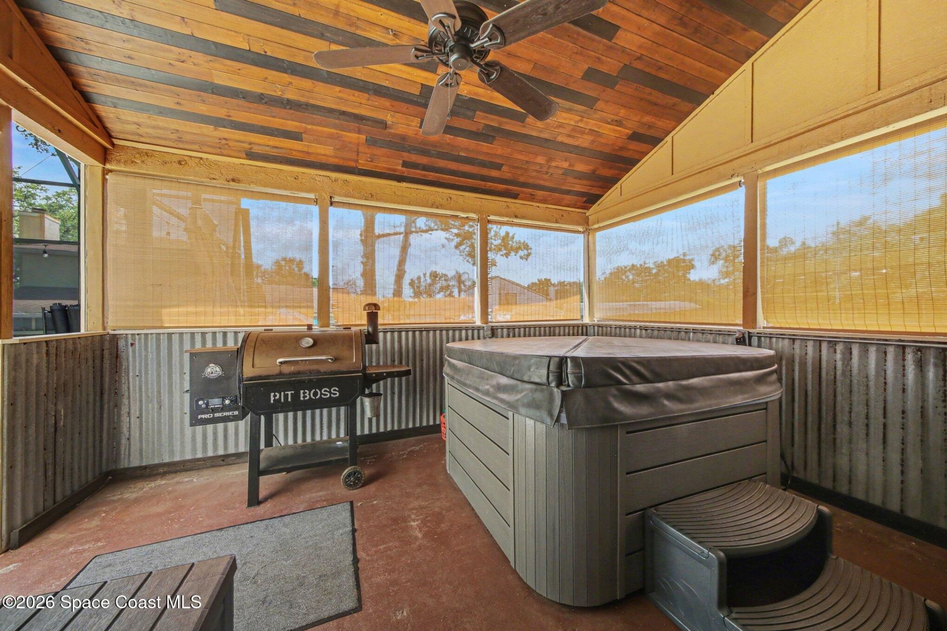 916 E Cleveland Street , Apopka, FL 32703 Photo