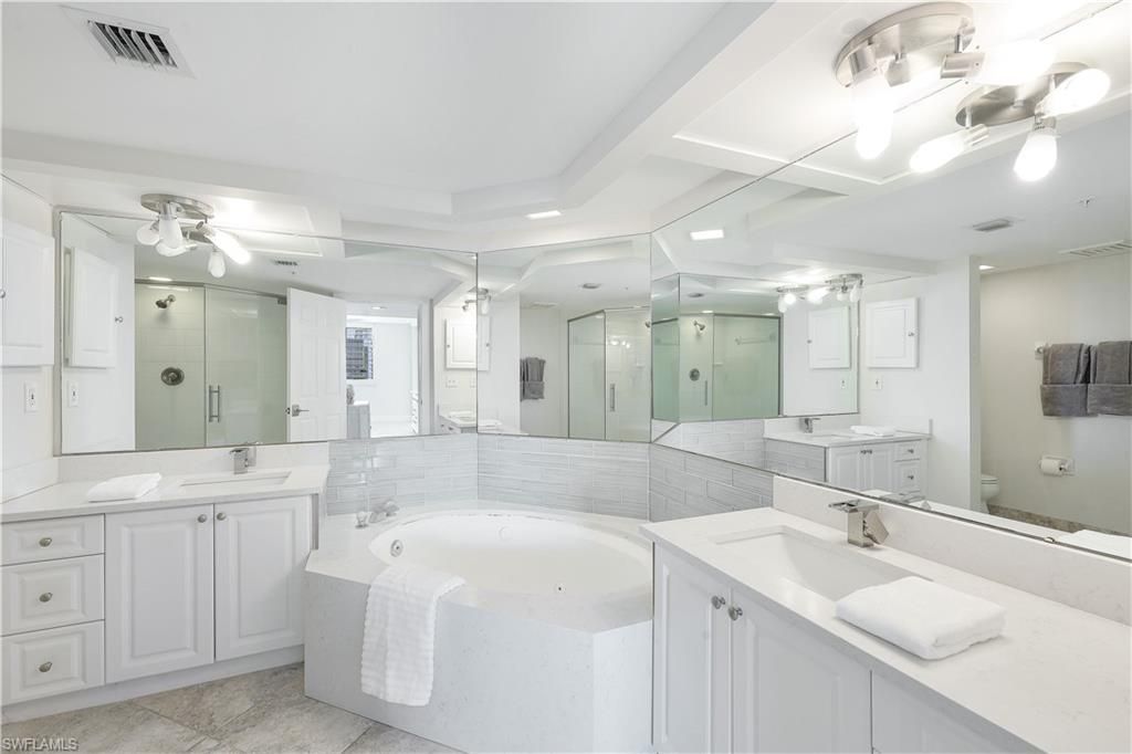 25 Bluebill Ave, Unit A201, Naples, FL 34108 Photo