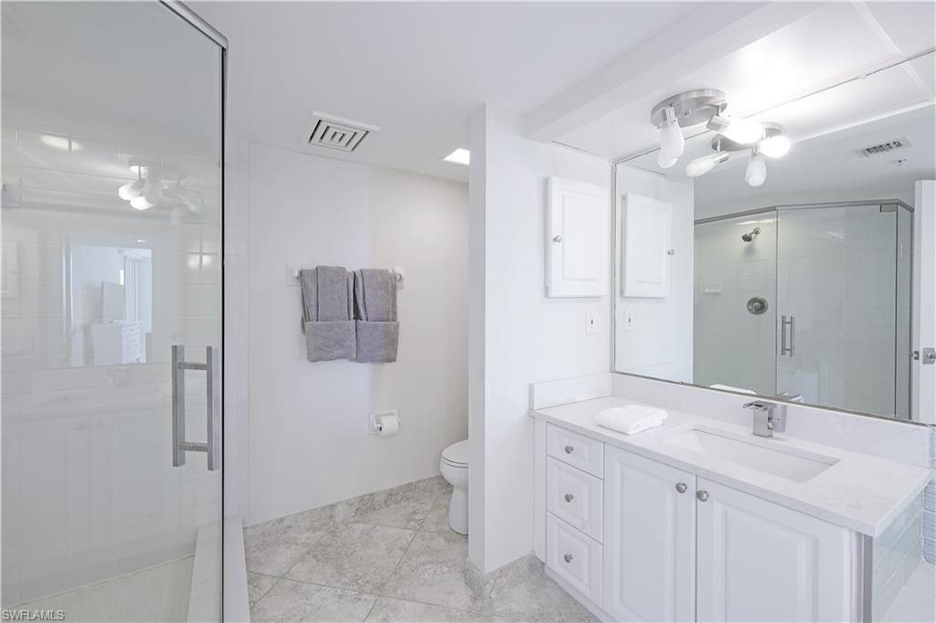 25 Bluebill Ave, Unit A201, Naples, FL 34108 Photo