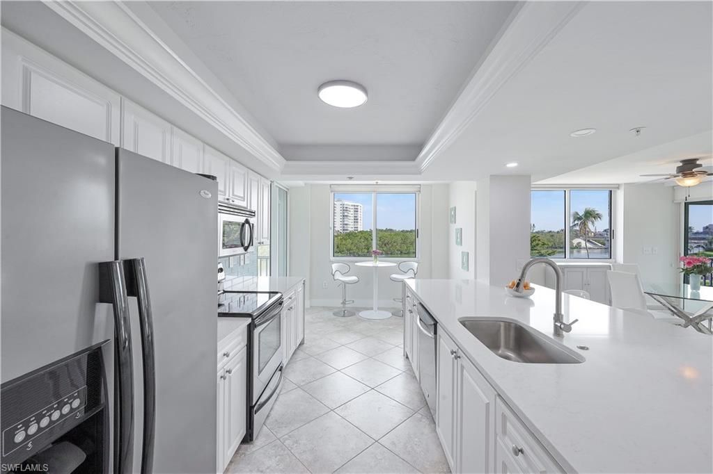 25 Bluebill Ave, Unit A201, Naples, FL 34108 Photo
