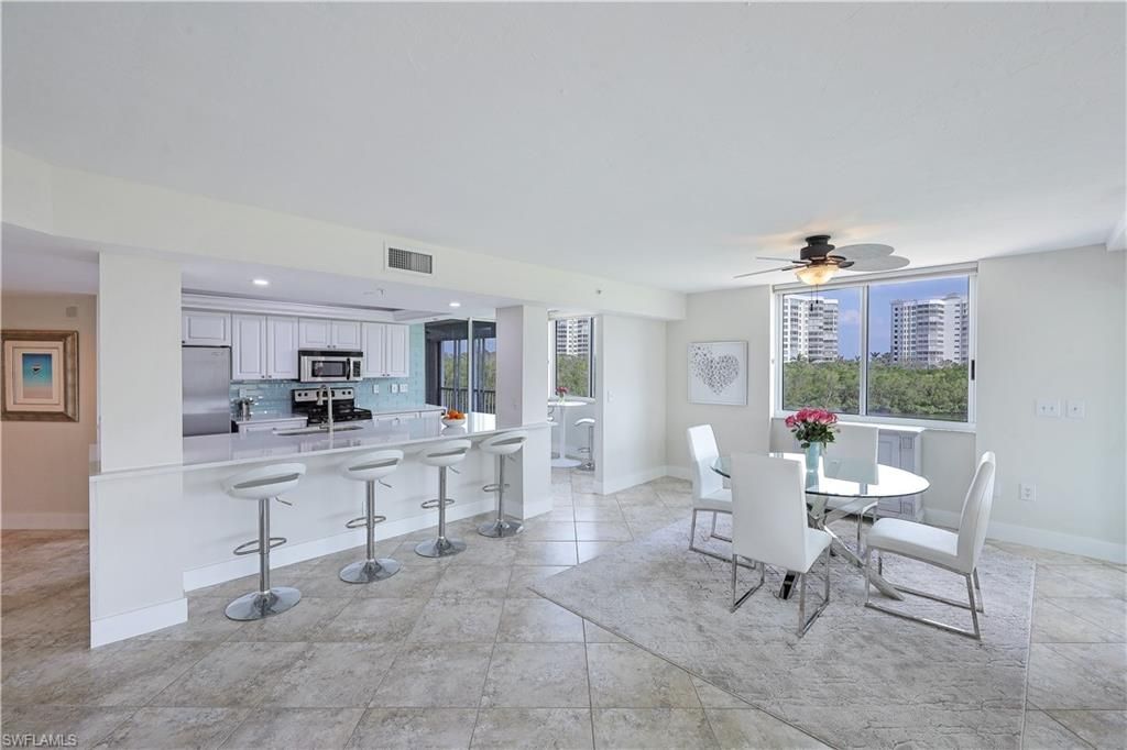 25 Bluebill Ave, Unit A201, Naples, FL 34108 Photo