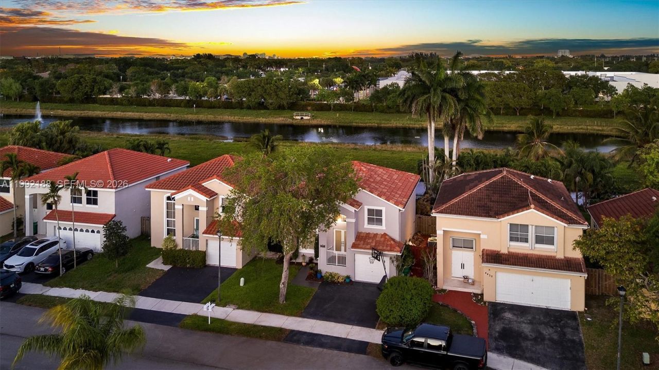 4420 SW 82nd Way , Davie, FL 33328 Photo